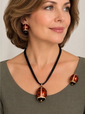 Set - Ladybug-Inspired Brown Enamel Necklace / pendant and Earring  vintage
